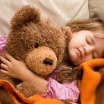 Enfant-sommeil-nounours.page