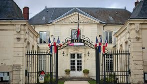 Hotel-de-ville-de-villers-cotterets-3-1-69bac69dc3e48185832685
